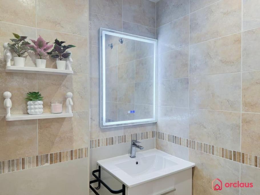 El Jardin Apartment โอโรเปซาเดลมาร์ ภายนอก รูปภาพ